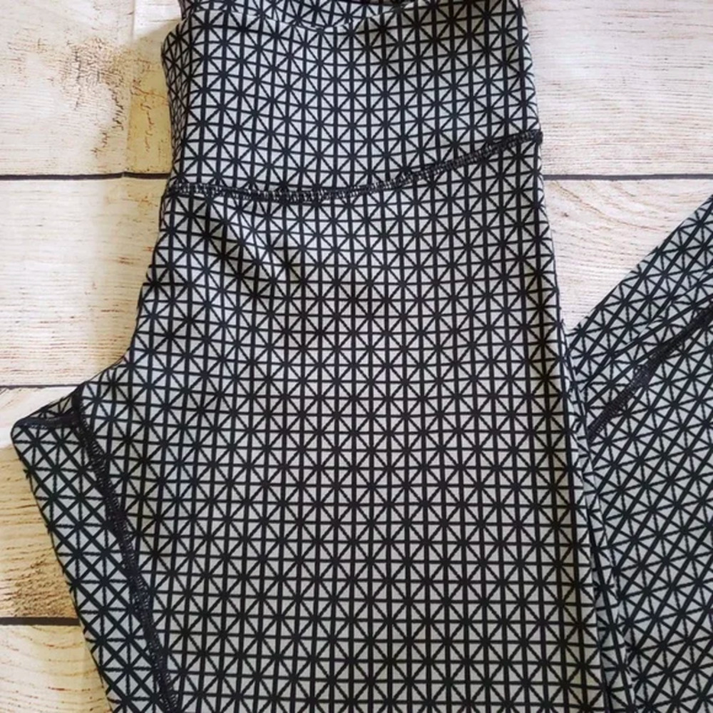 Lululemon Wunder Under Geometric Pattern Leggings… - image 2